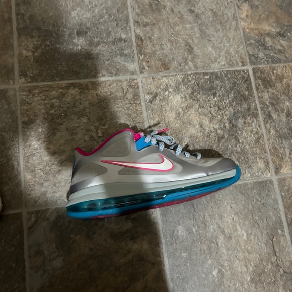 LeBron 9 main image 6